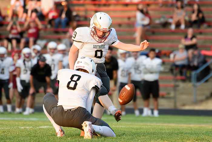 Southridge Centennial football Ken Waz 31